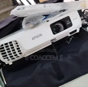 Brand New Epson Projector With Bag, Remote