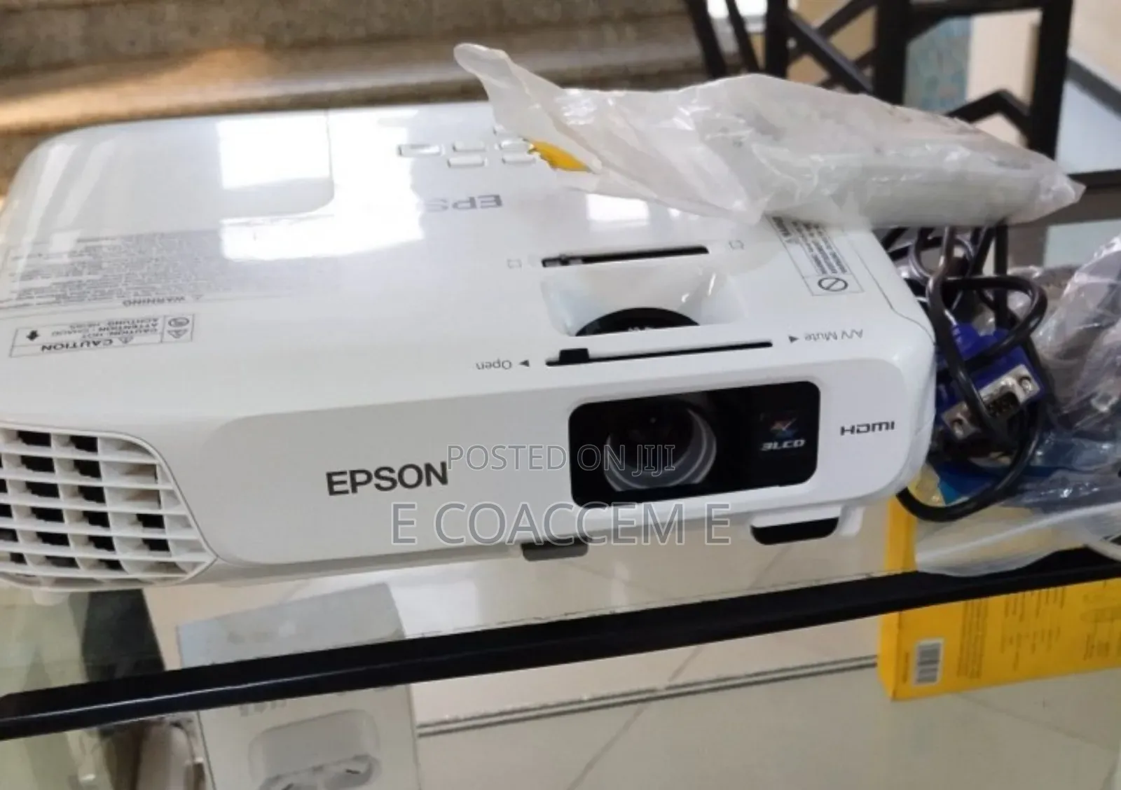 Brand New Epson Projector With Bag, Remote