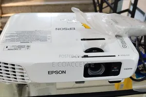 Brand New Epson Projector With Bag, Remote