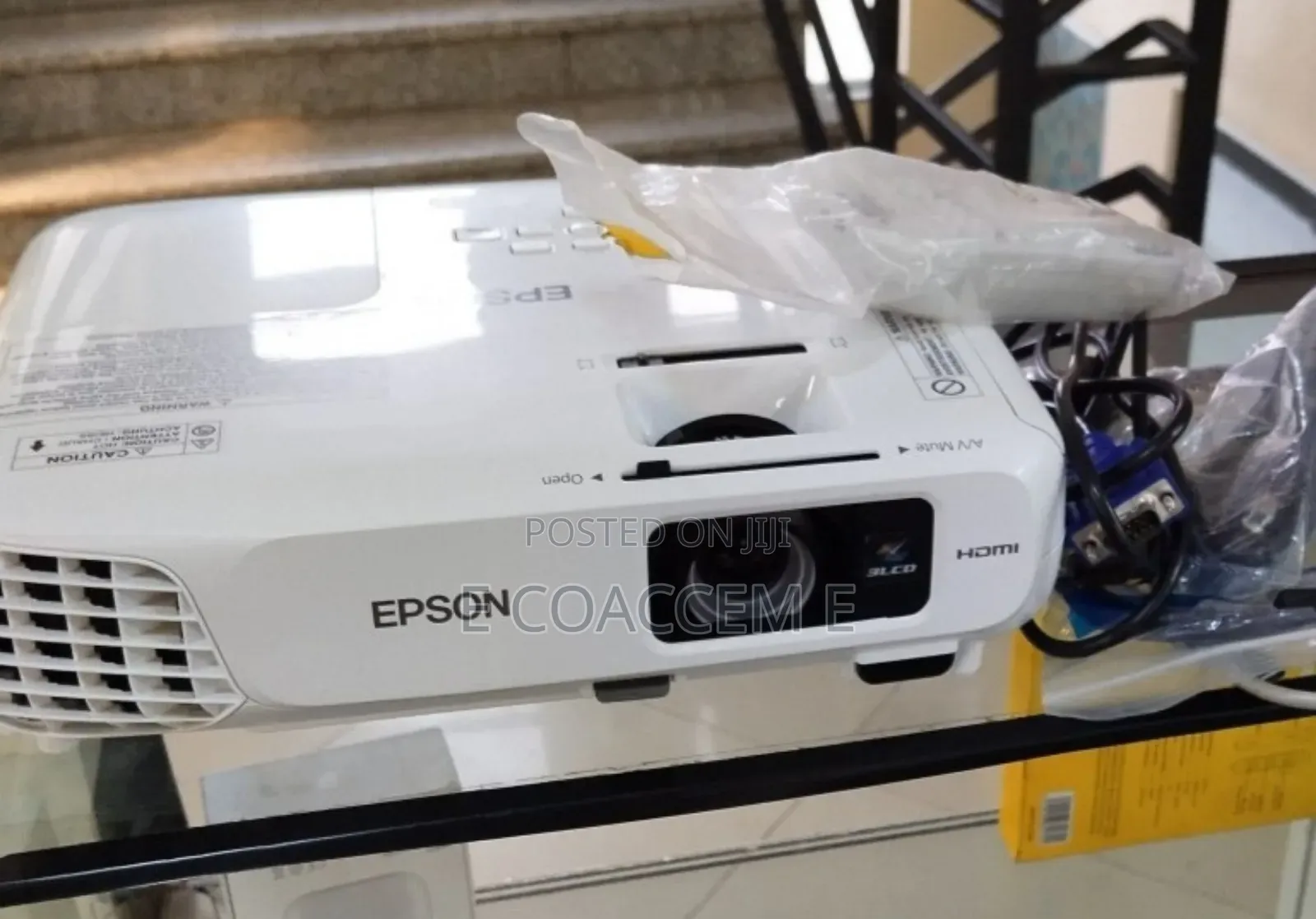 Brand New Epson Projector With Bag, Remote