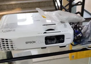 Brand New Epson Projector With Bag, Remote