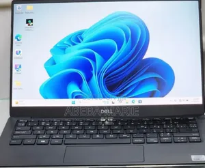 New Laptop Dell XPS 13 8GB Intel Core I7 SSD 512GB