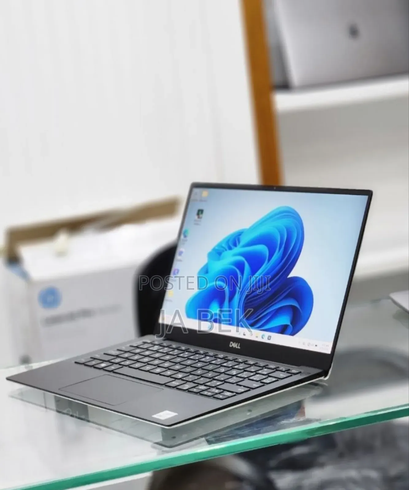 New Laptop Dell XPS 13 8GB Intel Core I7 SSD 512GB