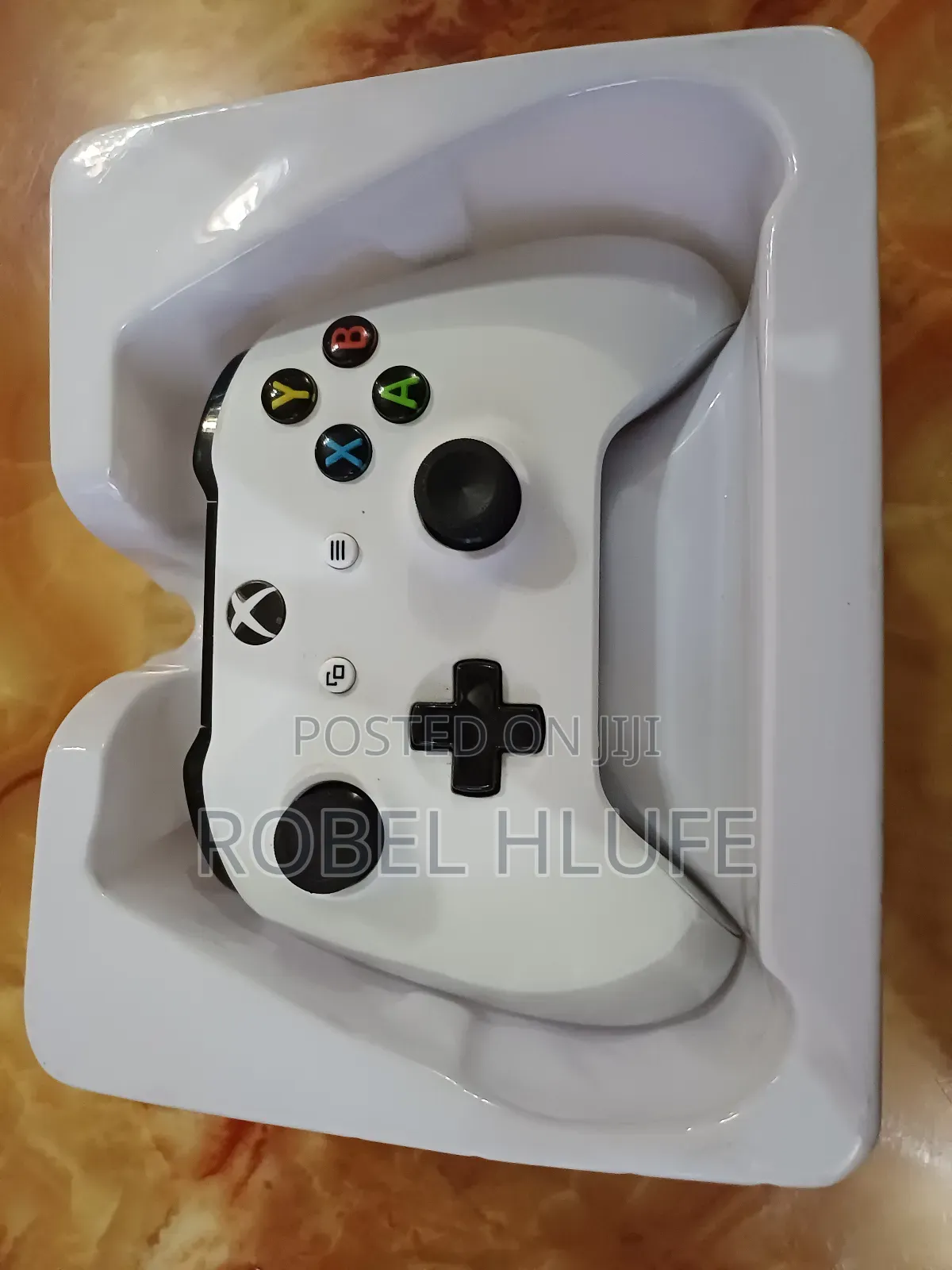 Xbox One, New Condition With a Joystic
