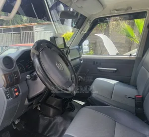 Toyota Hilux 2020 White