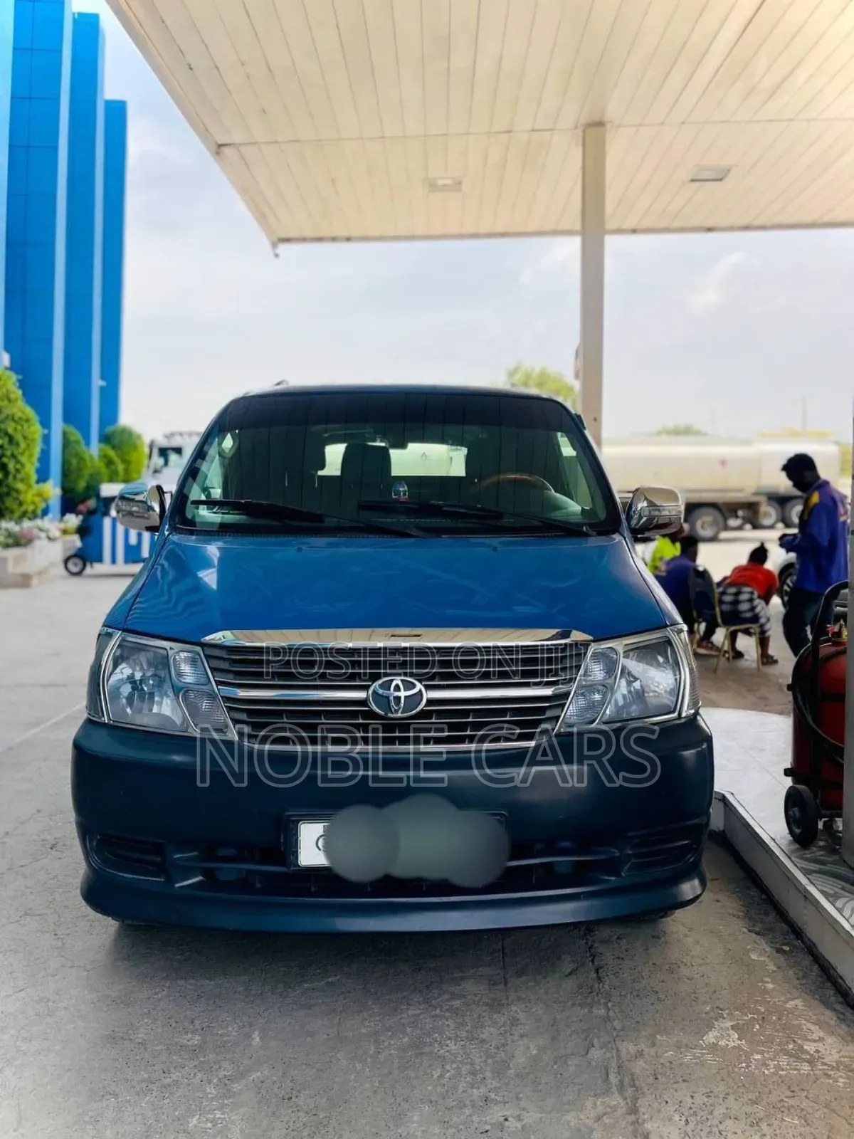 Toyota HiAce 2011 Blue