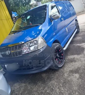 Toyota HiAce 2011 Blue
