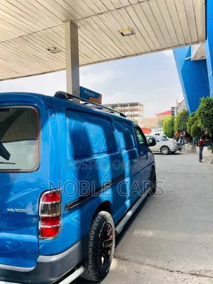 Toyota HiAce 2011 Blue