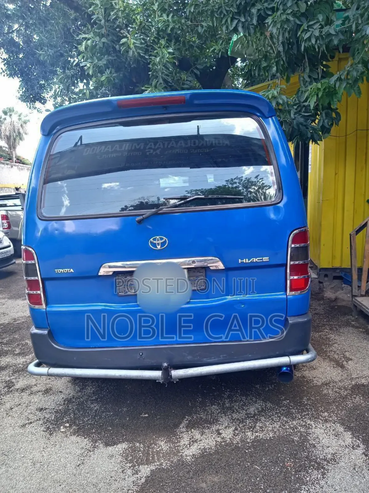 Toyota HiAce 2011 Blue