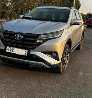 Toyota Rush 2021 Silver