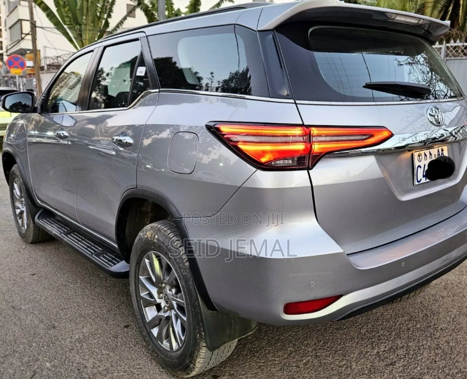 Toyota Fortuner 2023 Silver