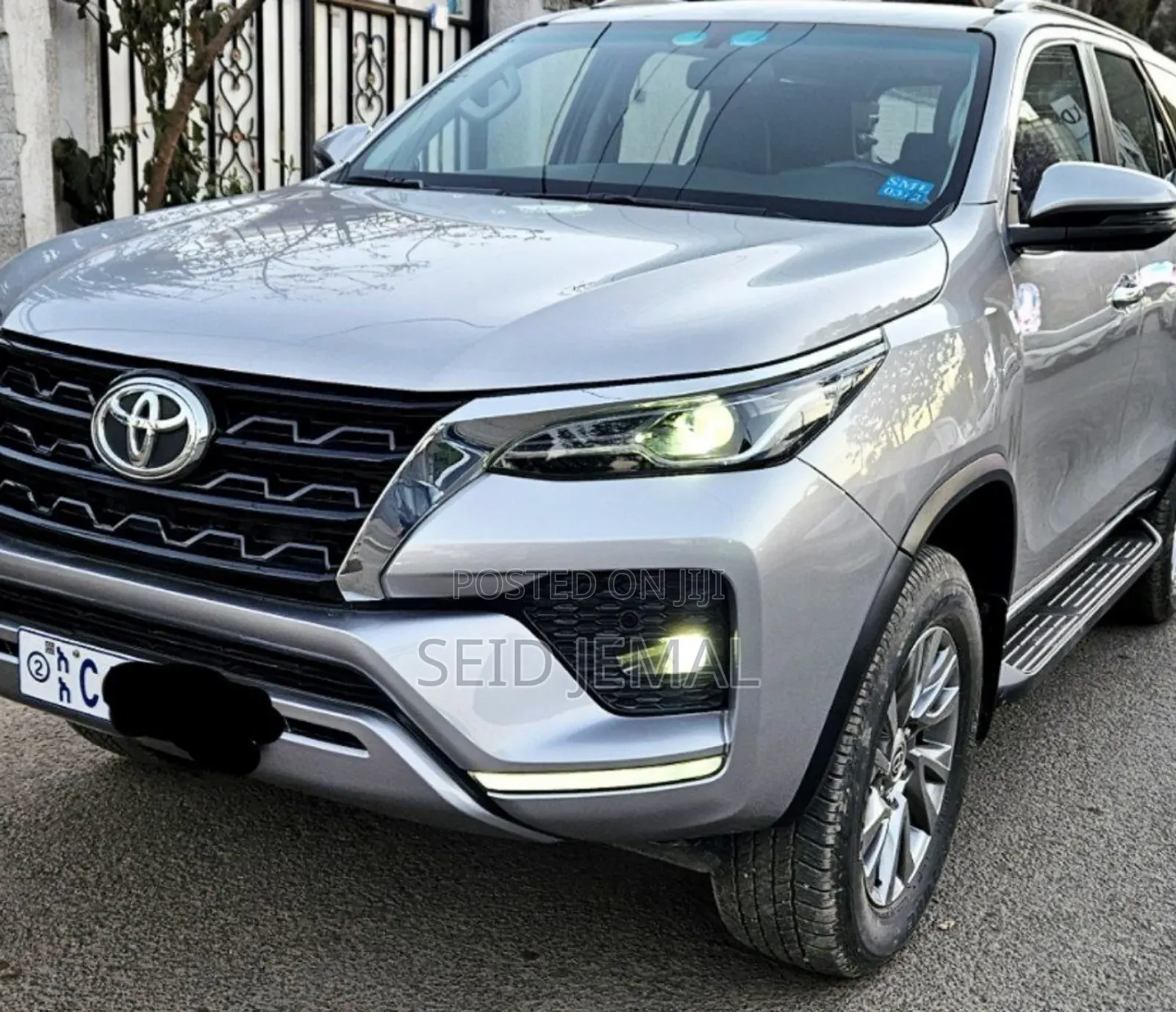 Toyota Fortuner 2023 Silver