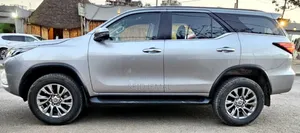 Toyota Fortuner 2023 Silver