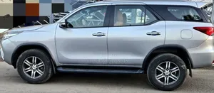 Toyota Fortuner 2018 Silver
