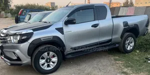 Toyota Hilux 2020 Gold