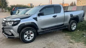 Toyota Hilux 2020 Gold