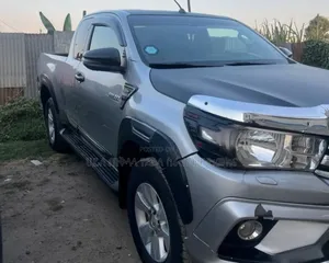 Toyota Hilux 2020 Gold