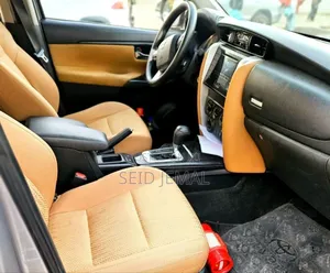 Toyota Fortuner 2018 Silver