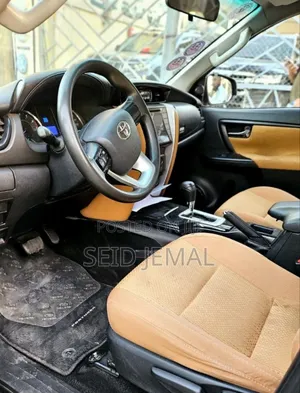 Toyota Fortuner 2018 Silver