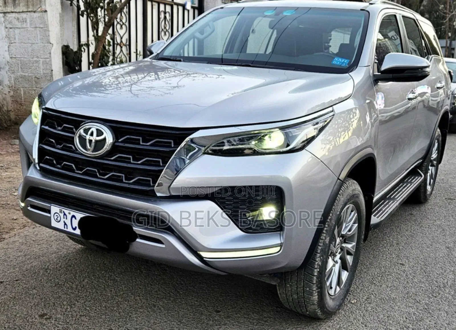 Toyota Fortuner 2023 Silver