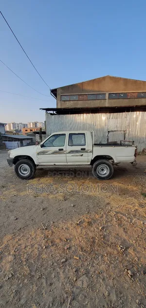 Toyota Hilux 1996 White