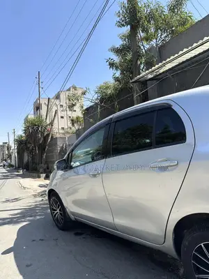 Toyota Yaris 2009 Silver