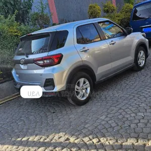 Toyota Raize 2023 Gold