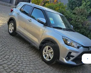 Toyota Raize 2023 Gold