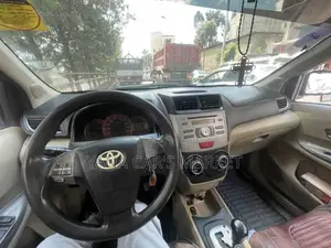 Toyota Avanza 2013 Gray