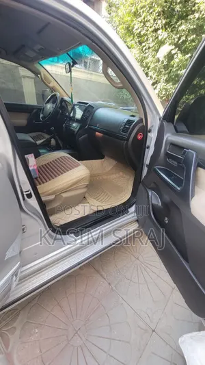 Toyota Land Cruiser 100 4.2 2008 Silver