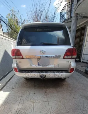 Toyota Land Cruiser 100 4.2 2008 Silver