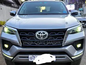 Toyota Fortuner 2023
