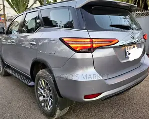 Toyota Fortuner 2023