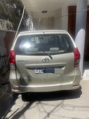 Toyota Avanza 2013 Gold