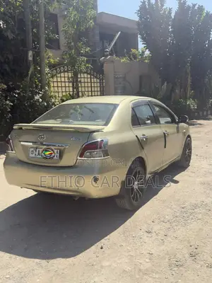 Toyota Belta 2007 Yellow