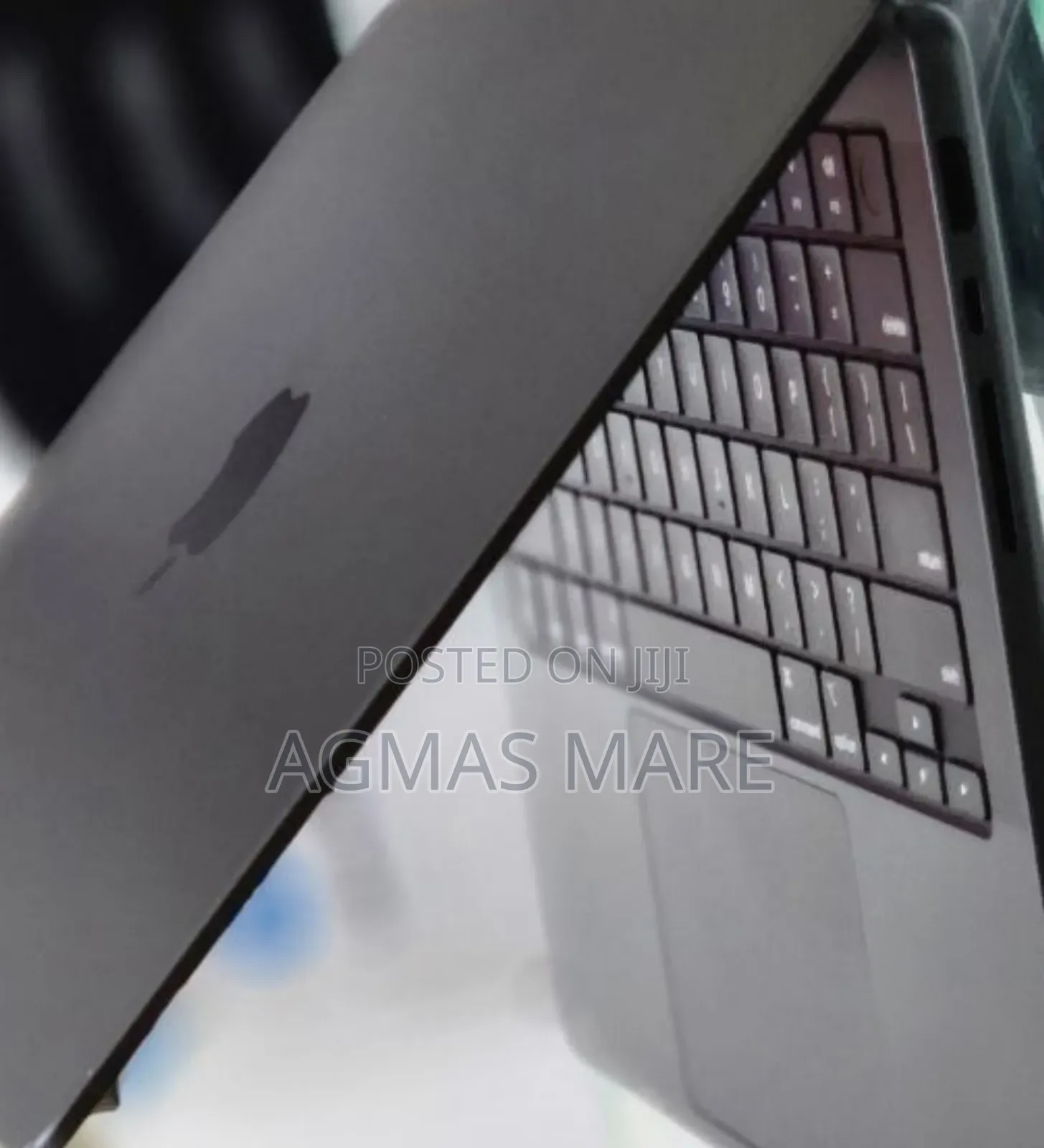 New Laptop Apple MacBook Pro 2024 M4 14-Inch 16GB Apple M4 SSD 512GB