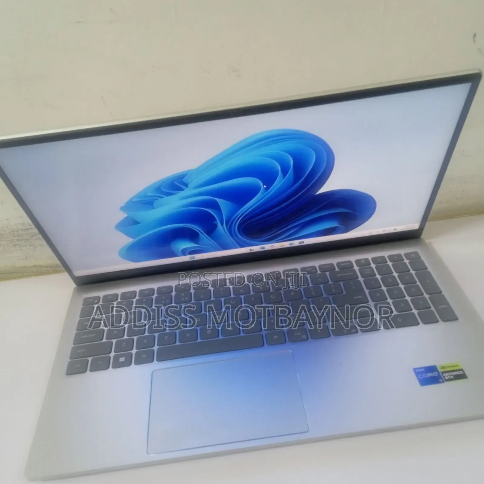 New Laptop Dell Inspiron 15 16GB Intel Core I5 SSD 512GB