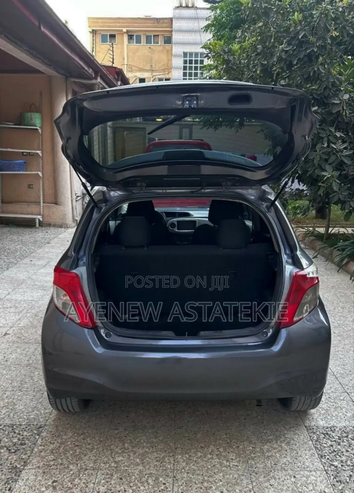 Toyota Yaris 2011 Gray