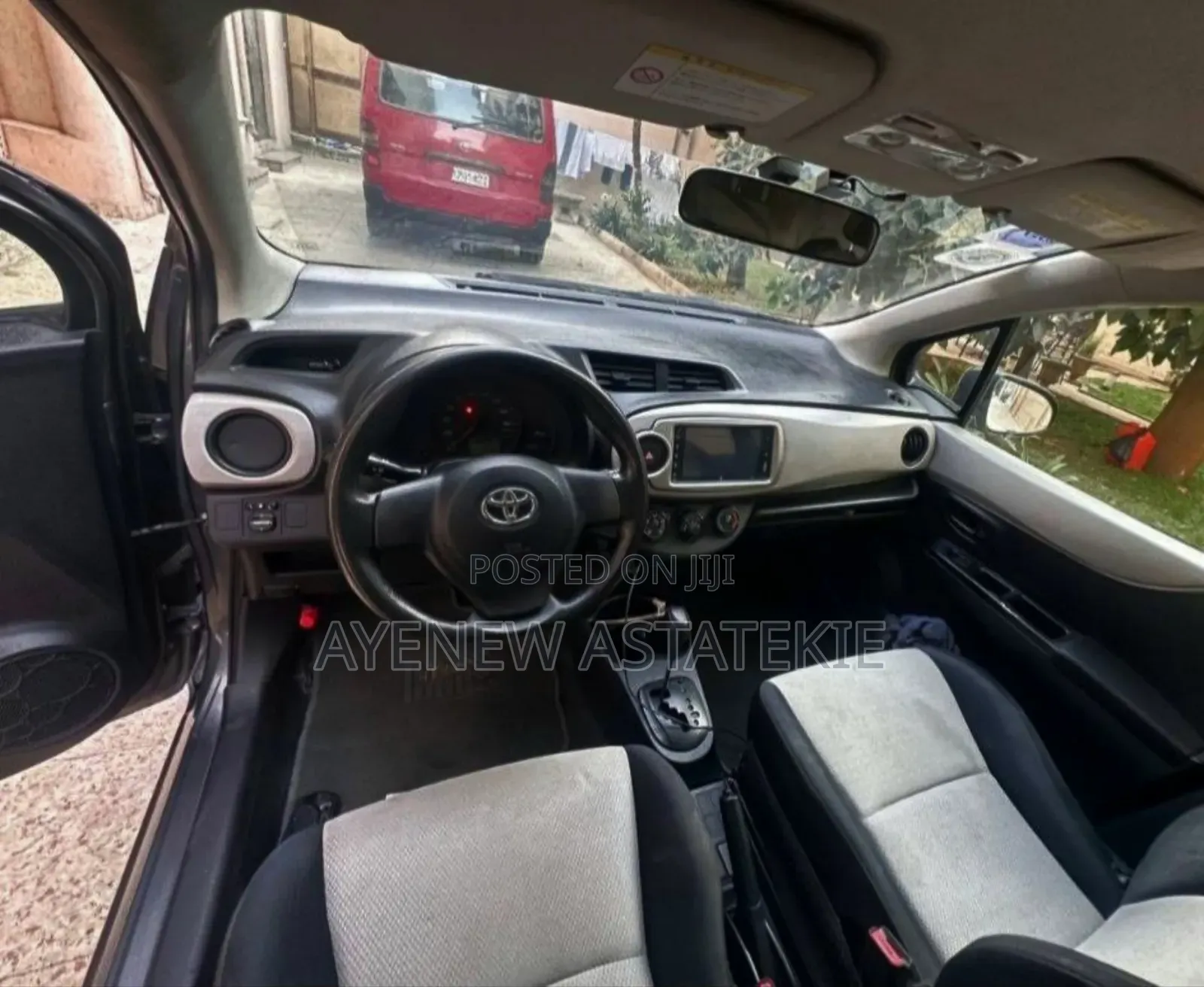 Toyota Yaris 2011 Gray