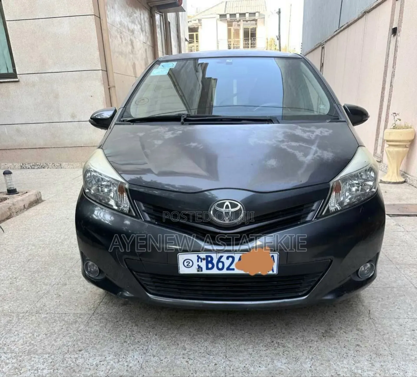 Toyota Yaris 2011 Gray