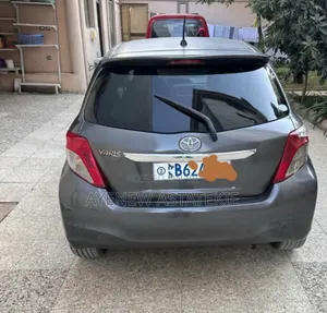 Toyota Yaris 2011 Gray