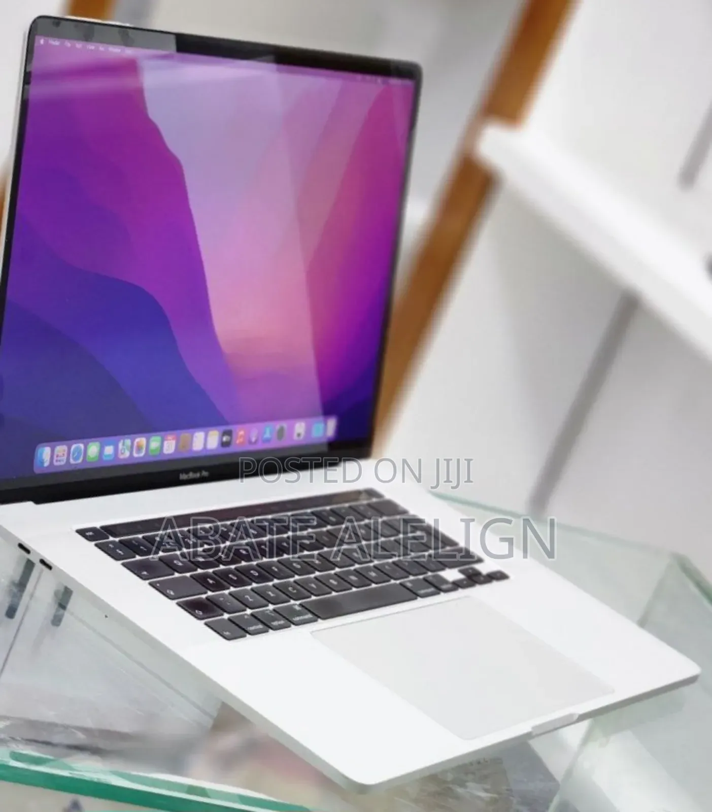 New Laptop Apple MacBook Pro 2019 16GB Intel Core I7 SSD 512GB