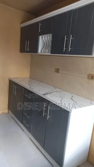 በmdf የተሰራ 2ሜትር ኪችን ከነተሰቃዩ