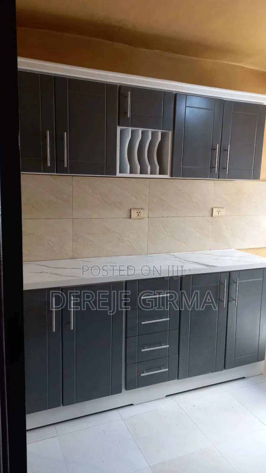 በmdf የተሰራ 2ሜትር ኪችን ከነተሰቃዩ