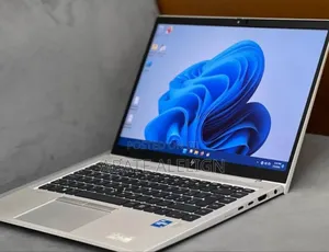 New Laptop HP EliteBook 830 G8 16GB Intel Core I7 SSD 512GB