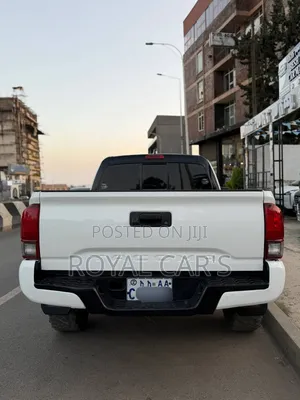 Toyota Tacoma 2018 White