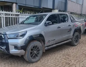 Toyota Hilux Revo Double Cab Deisel 2.8 AWD 2022 Silver