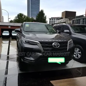 Toyota Fortuner 2022 Gray
