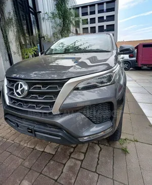 Toyota Fortuner 2022 Gray