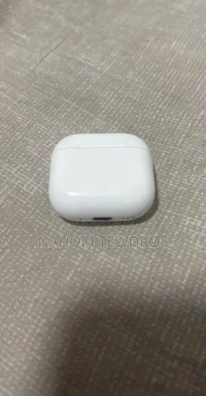 Airpod 4 With Active Noise Cancellation